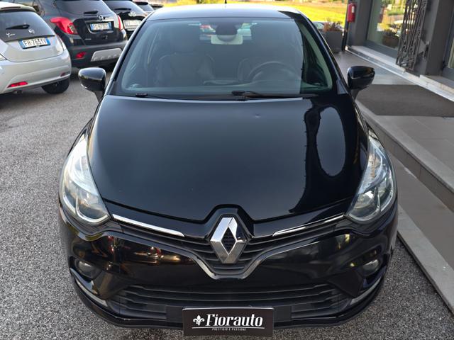 Renault Clio 1.2 75 CV 5 porte Duel, del 2018, 143.000 km, in vendita a Tarcento (UD)