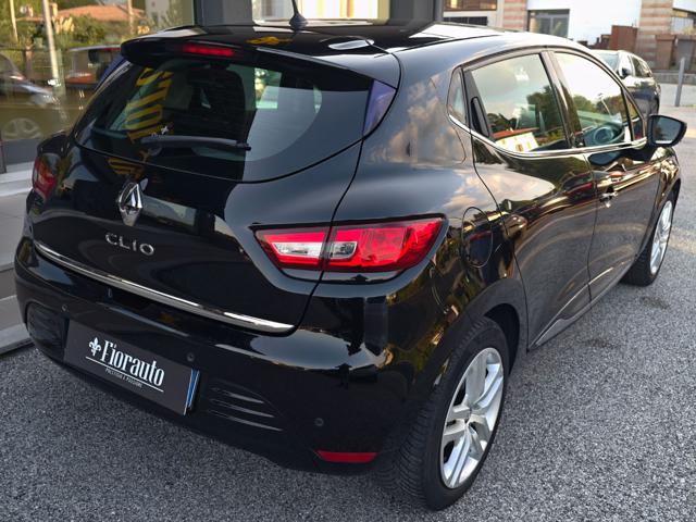 Renault Clio 1.2 75 CV 5 porte Duel - foto 3 di 15