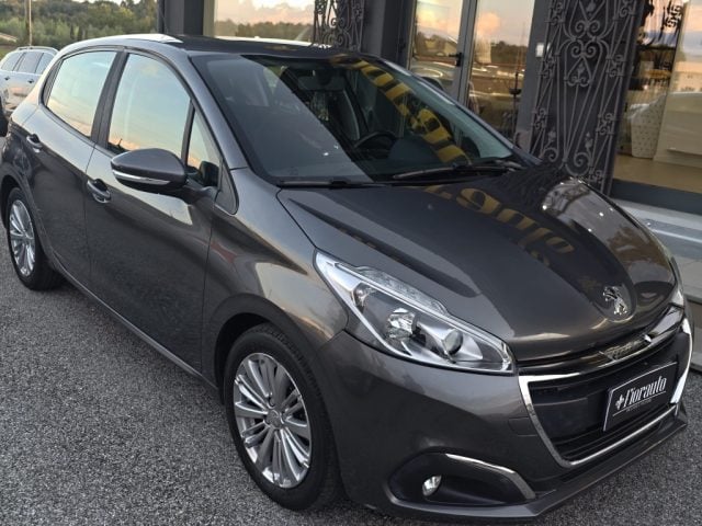 Peugeot 208 PureTech 82 5 porte Active - foto 2 di 4