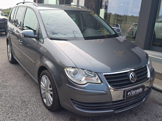 Volkswagen Touran 1.9 TDI 105CV DPF Highline - foto 2 di 4