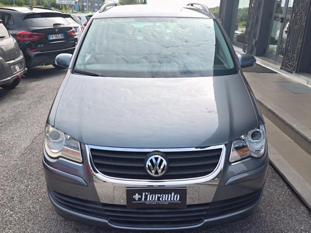 Volkswagen Touran 1.9 TDI 105CV DPF Highline, del 2007, 245.000 km, in vendita a Tarcento (UD)