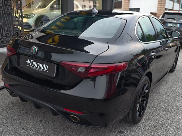 Alfa Romeo Giulia Veloce 210 CV AT8 AWD Q4 - foto 3 di 4