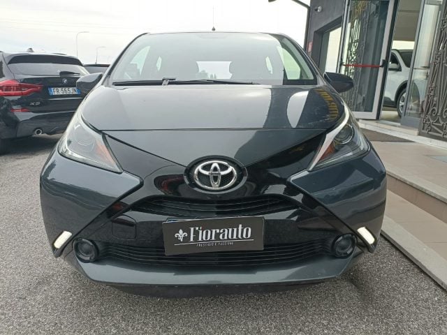 Toyota Aygo 1.0 VVT-i 69 CV 5 porte x-cool, del 2017, 143.000 km, in vendita a Tarcento (UD)