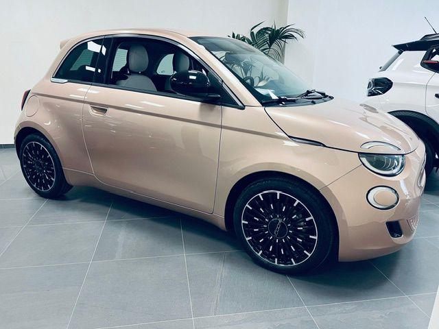 Fiat 500 Berlina Hybrid Icon nuova da imm. con pack style - foto 3 di 4