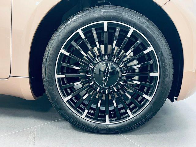 Fiat 500 Berlina Hybrid Icon nuova da imm. con pack style - foto 4 di 4