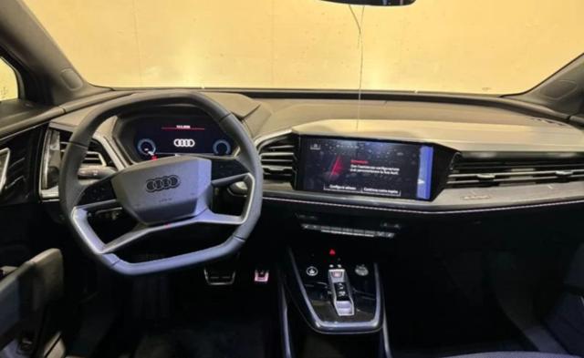 Audi Q4 e-tron Q4 45 e-tron S line edition - foto 3 di 4