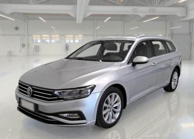 Volkswagen Passat Variant 2.0 TDI SCR EVO DSG Business usato a SPRESIANO