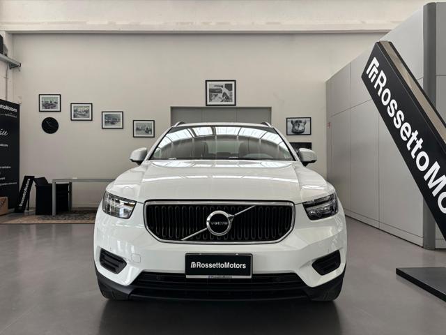 Volvo XC40 T2 Momentum Core N1 - AUTOCARRO - foto 2 di 4