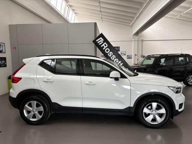 Volvo XC40 T2 Momentum Core N1 - AUTOCARRO - foto 3 di 4