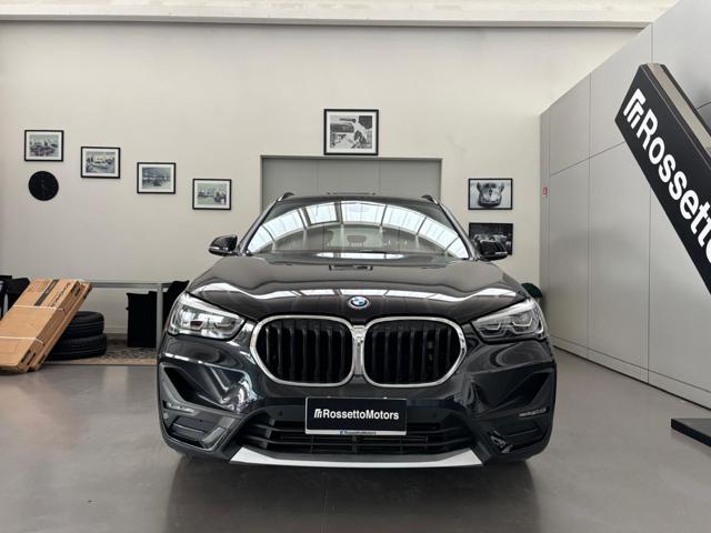 BMW X1 xDrive25e Adv. Plug-In 4x4 - foto 2 di 4