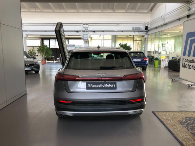 Audi e-tron quattro - foto 4 di 4
