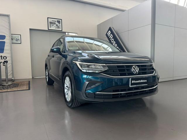 Volkswagen Tiguan 2.0 TDI 150 CV DSG Life, del 2023, 214.040 km, in vendita a Spresiano (TV)