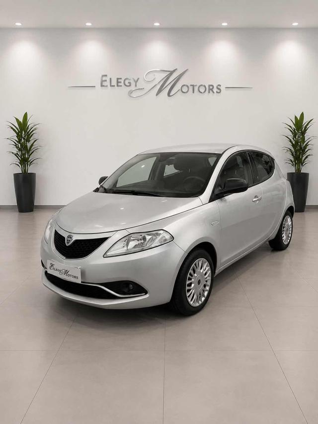 Lancia Ypsilon 1.2 69 CV 5 porte GPL Ecochic Silver - foto 3 di 4