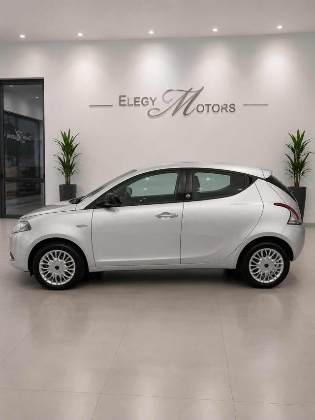 Lancia Ypsilon 1.2 69 CV 5 porte GPL Ecochic Silver - foto 4 di 4