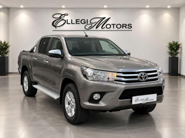Toyota Hilux 2.4 D-4D A/T 4WD 4 porte Double EXECUTIVE usato a VEROLAVECCHIA
