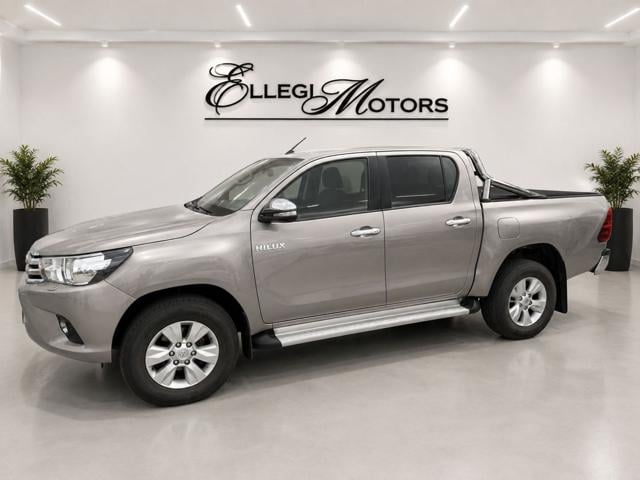 Toyota Hilux 2.4 D-4D A/T 4WD 4 porte Double EXECUTIVE - foto 2 di 4