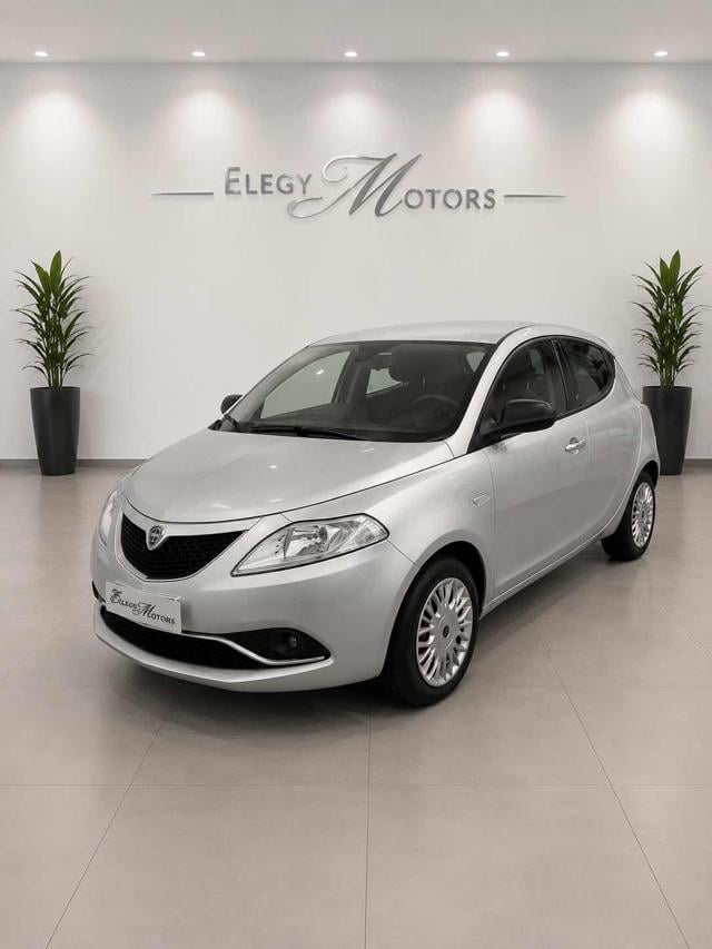 Lancia Ypsilon 1.2 69 CV 5 porte GPL Ecochic Silver - foto 3 di 4