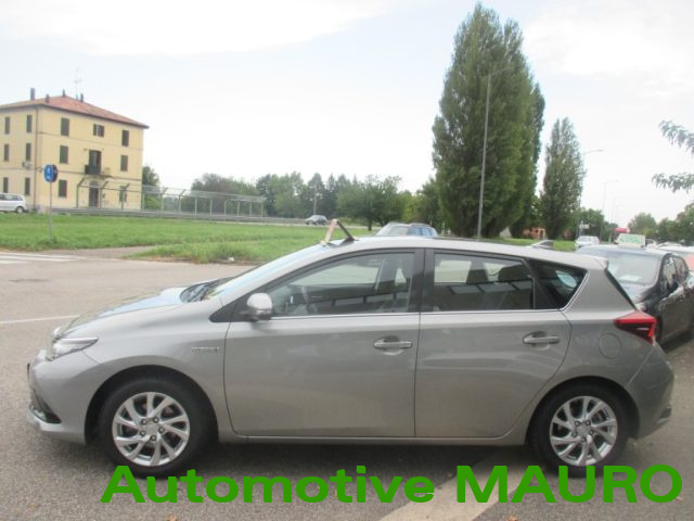 Toyota Auris 1.8 Hybrid Lounge - foto 2 di 4