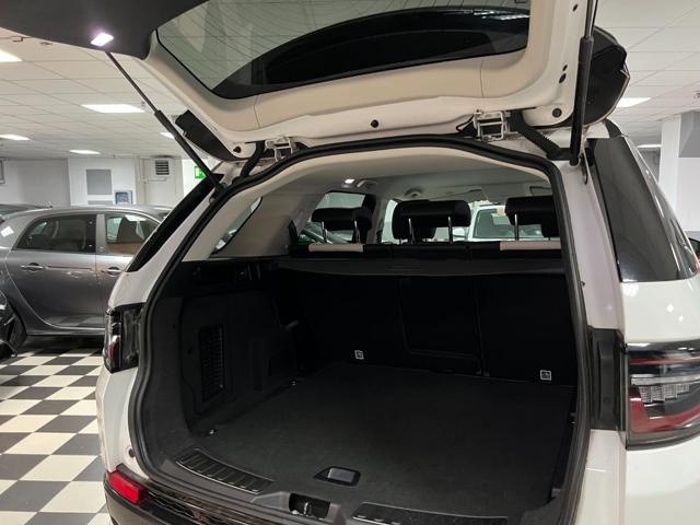Land Rover Discovery Sport 2.0 TD4 204 CV AWD Auto R-Dynamic SE, del 2021, 55.247 km, in vendita a Milano (MI)