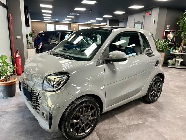smart forTwo EQ Racingrey (22kW) usato a MILANO