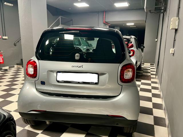 smart forTwo EQ Passion - foto 3 di 11