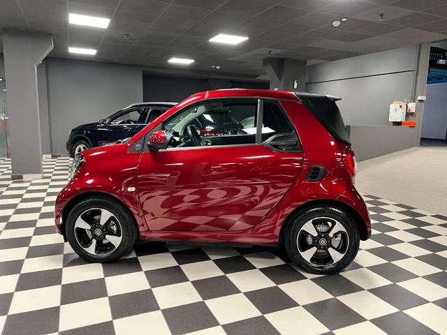 smart forTwo EQ cabrio Suitered (22kW) - foto 2 di 4