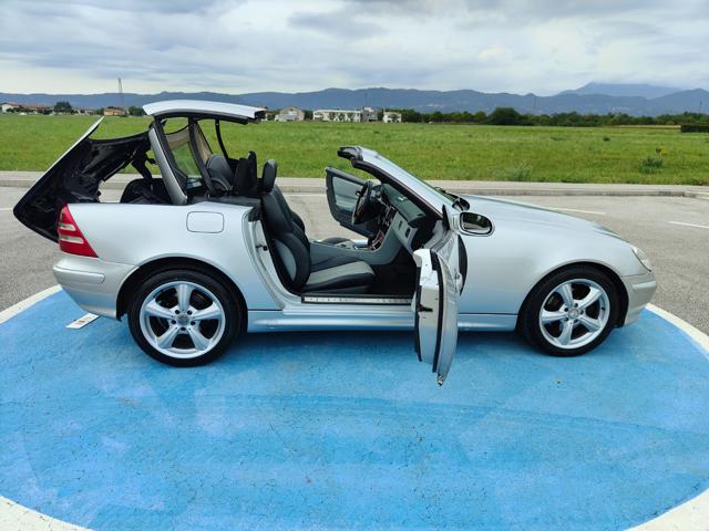Mercedes-Benz SLK 320 Full- Optional ( GARANZIA ) - foto 2 di 4