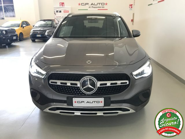 Mercedes-Benz GLA 200 d Automatic Sport Plus + Tetto - foto 2 di 4