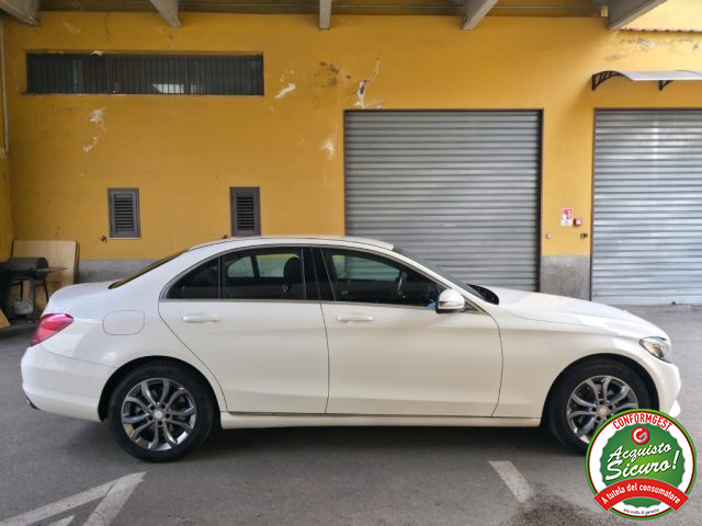 Mercedes-Benz C 220 d Auto Sport - foto 2 di 4