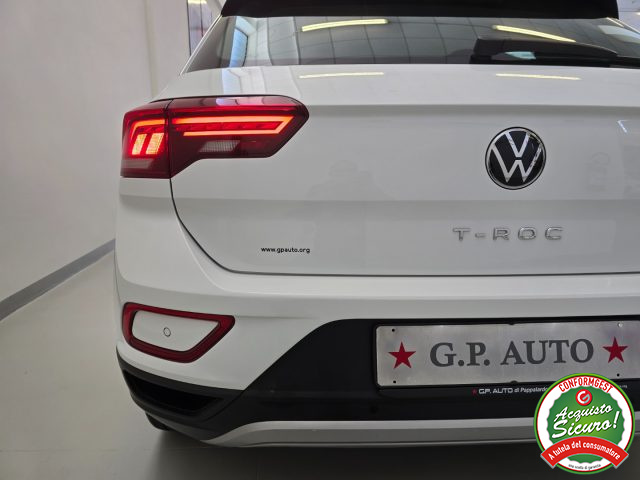 Volkswagen T-Roc 1.0 TSI Life, del 2022, 36.591 km, in vendita a Misterbianco (CT)