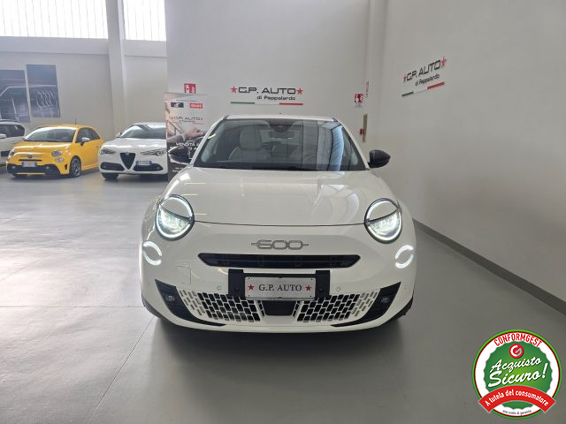Fiat 600 Hybrid 100 CV DCT MHEV La Prima - foto 2 di 4