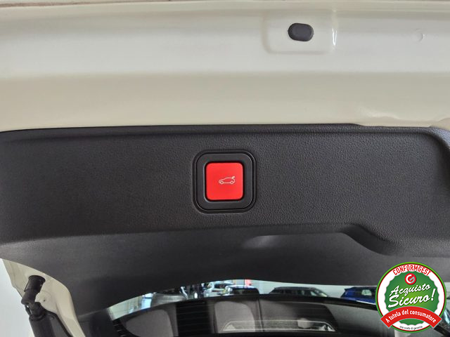Fiat 600 Hybrid 100 CV DCT MHEV La Prima, del 2024, 26.606 km, in vendita a Misterbianco (CT)