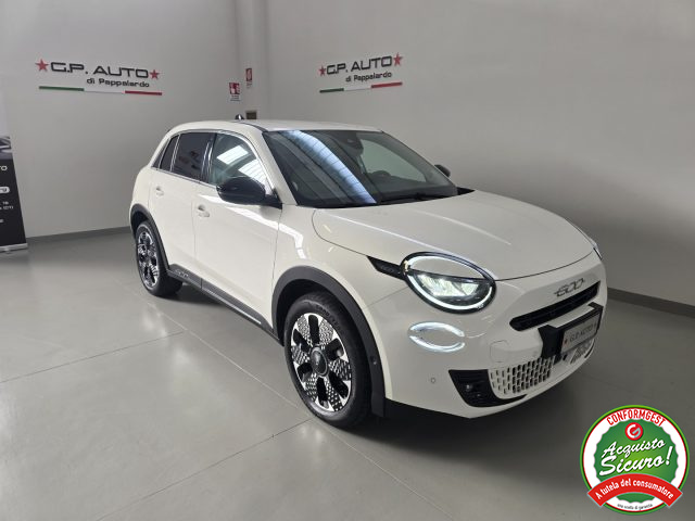 Fiat 600 Hybrid 100 CV DCT MHEV La Prima - foto 3 di 4