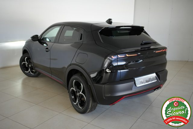 Alfa Romeo Junior 1.2 145 CV Hybrid eDCT6 Speciale - foto 3 di 4