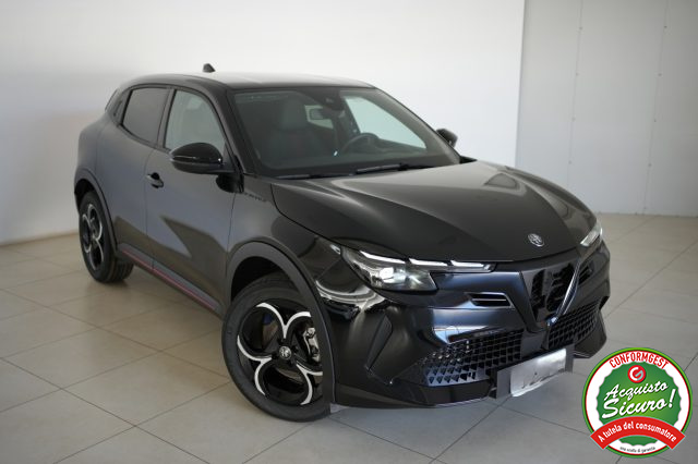 Alfa Romeo Junior 1.2 145 CV Hybrid eDCT6 Speciale - foto 2 di 4