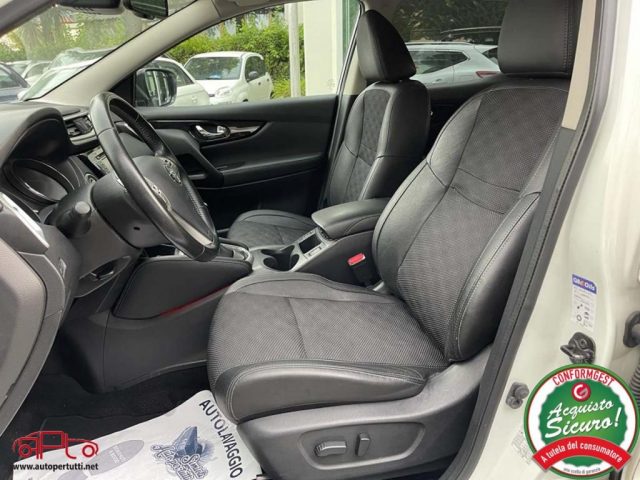 Nissan Qashqai 1.6 DIG-T N-Connecta usato a CARRARA