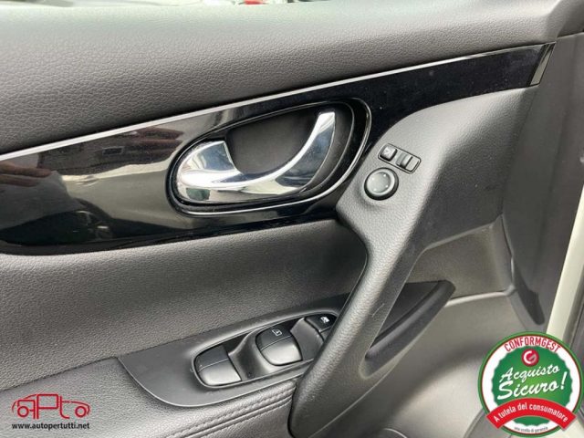 Nissan Qashqai 1.6 DIG-T N-Connecta usato a CARRARA