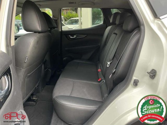 Nissan Qashqai 1.6 DIG-T N-Connecta usato a CARRARA