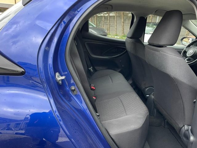 Toyota Yaris 1.0 5 porte Active, del 2023, 23.000 km, in vendita a Carrara (MS)