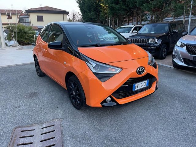 Toyota Aygo Connect 1.0 VVT-i 72 CV 5p x-cite - foto 2 di 4