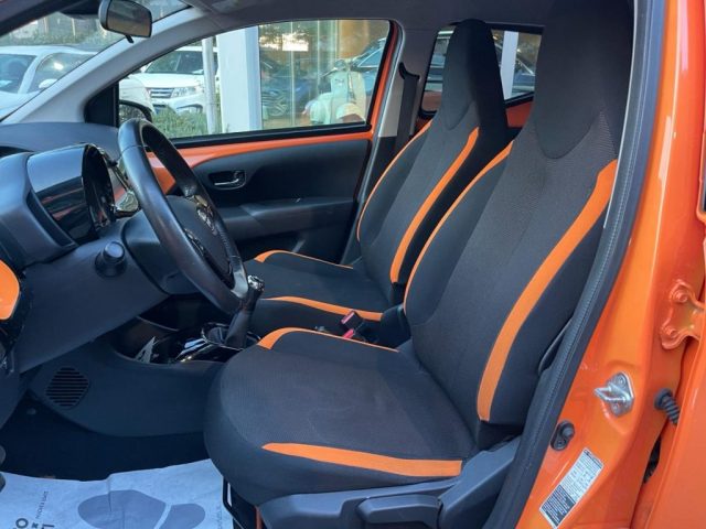 Toyota Aygo Connect 1.0 VVT-i 72 CV 5p x-cite, del 2019, 35.000 km, in vendita a Carrara (MS)