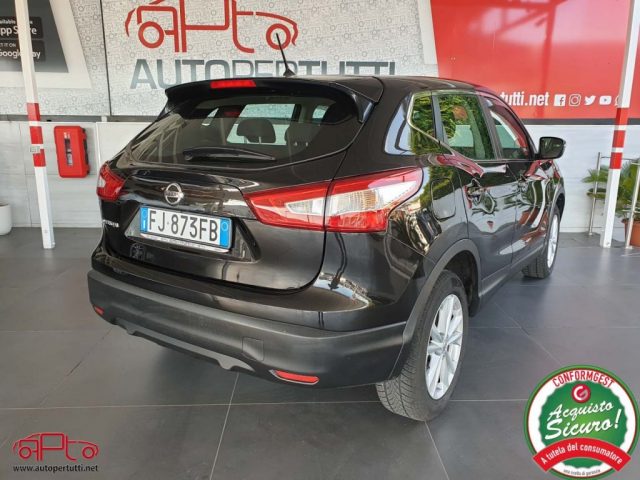Nissan Qashqai 1.5 dCi Business usato a CARRARA