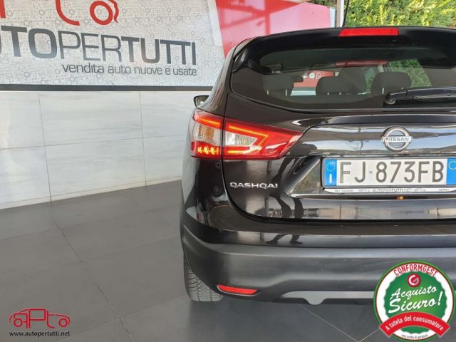 Nissan Qashqai 1.5 dCi Business, del 2017, 82.000 km, in vendita a Carrara (MS)