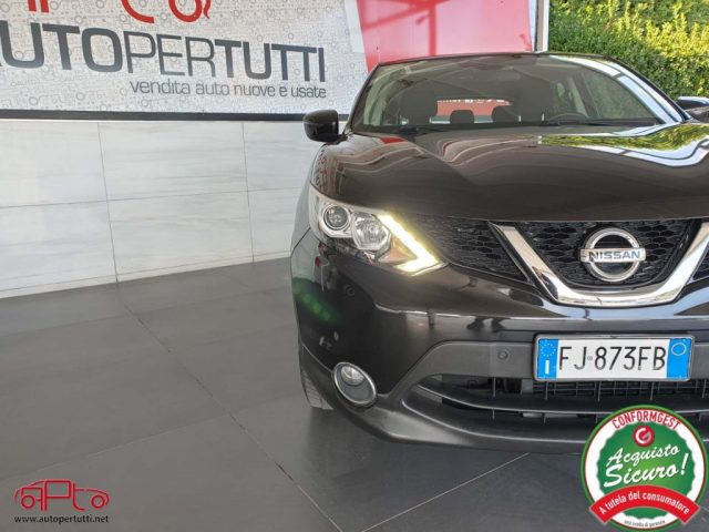 Nissan Qashqai 1.5 dCi Business, del 2017, 82.000 km, in vendita a Carrara (MS)