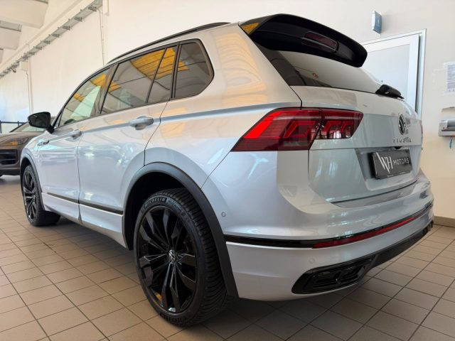 Volkswagen Tiguan 2.0 TDI DSG 4MOTION R-Line //TETTO//PELLE/LED - foto 4 di 4