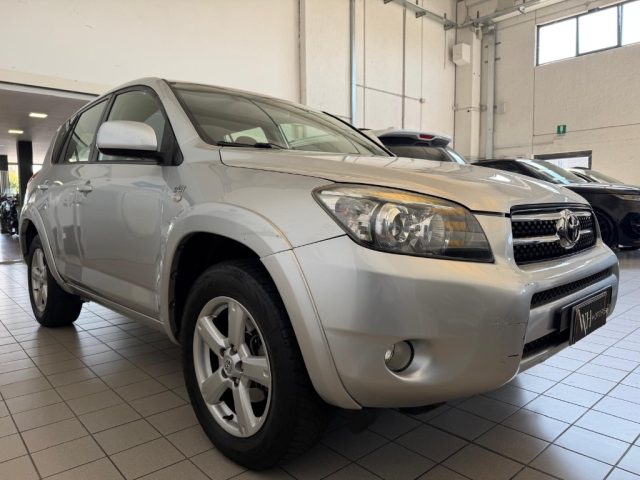Toyota RAV 4 2.2 D-4D 177 CV Sol Plus - foto 3 di 4