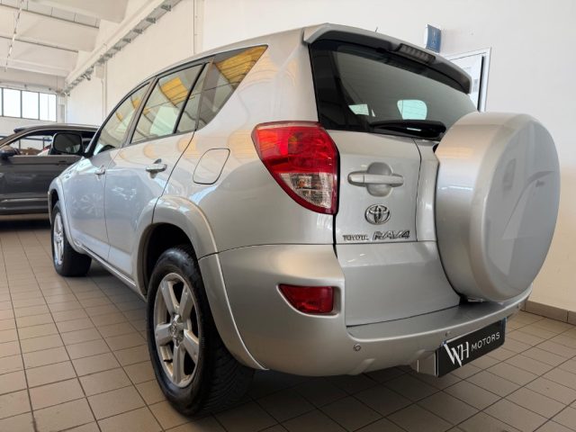 Toyota RAV 4 2.2 D-4D 177 CV Sol Plus - foto 4 di 4