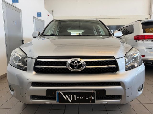 Toyota RAV 4 2.2 D-4D 177 CV Sol Plus - foto 2 di 4