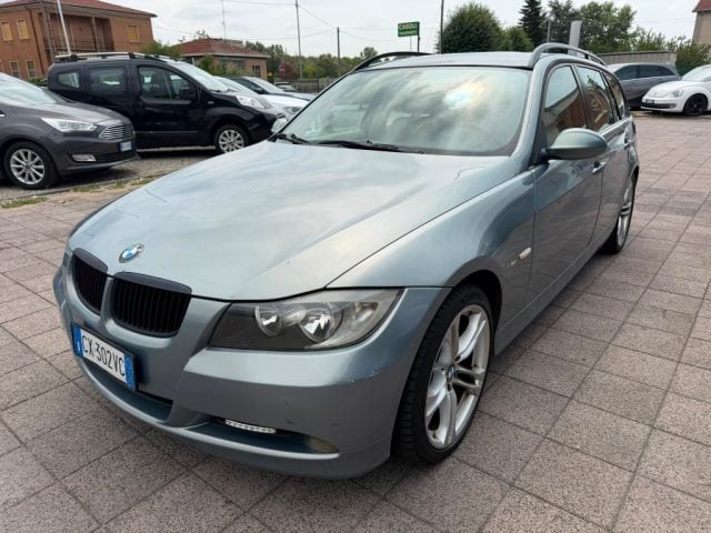 BMW 320 d cat Touring Eletta, del 2005, 272.000 km, in vendita a Parma (PR)