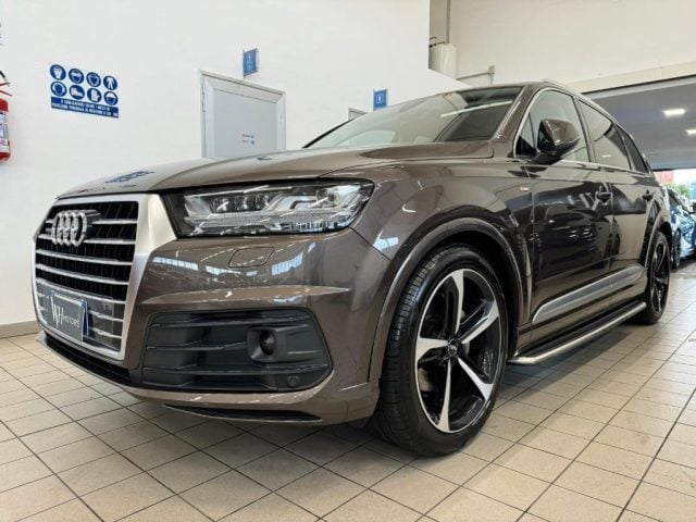 Audi Q7 3.0 TDI quattro Business Plus /S LINE/TETTO/MATRIX, del 2018, 187.000 km, in vendita a Parma (PR)